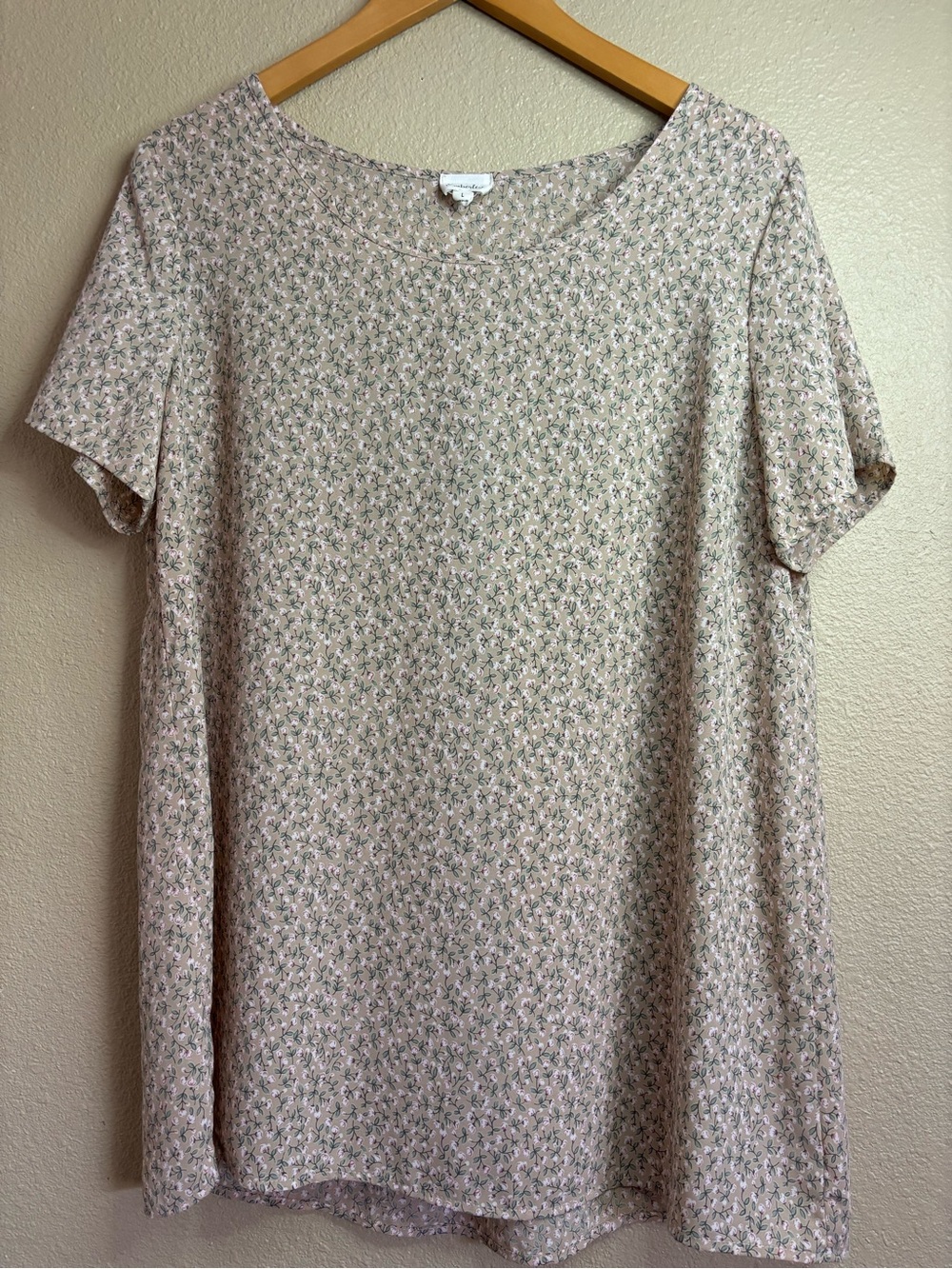 Emberley Women's Short-Sleeve Floral Tee in Light Pink size L Flowy Lightweight